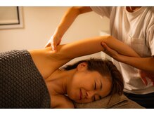 ニューミー スパ(newme spa)/脇をほぐすと姿勢も綺麗に。