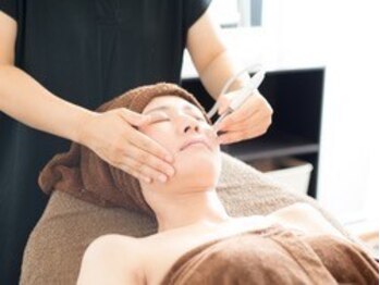 ビューティー ウエディング ジュエル(Beauty Wedding Jewel)の写真/【肌艶UP・毛穴ごっそり洗浄!】光フェイシャル+毛穴洗浄¥8600→¥7200!ご新規様限定クーポン多数ご用意!