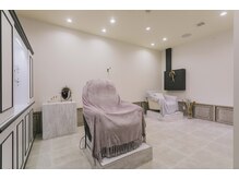 呉店はネイルサロン内に併設してある半個室空間になります