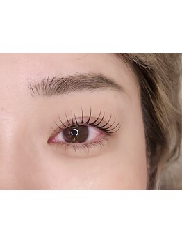 ナチュラル上品な目元にしたい