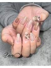 アンドットネイルズ(UN.nails)/メイン4本＋サブ2本