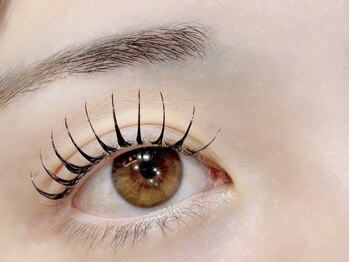 レビア(REVIA)の写真/【持続力&ボリューム◎】バインドロックではっきり濃い目元へ♪束数調節でナチュラルな仕上がりにも*