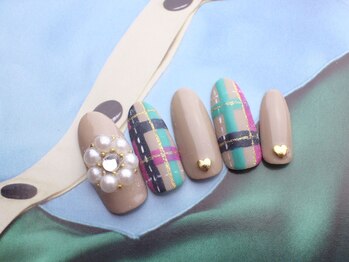 ネイルサロン ティディ(TIDY)/チェック&パールでLadyNAIL