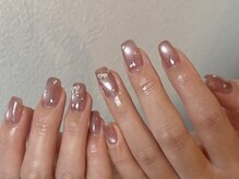 ミニュイ(nail minuit)の雰囲気（ちゅるんとマグネットジェルにストーンや小さいパーツを♪）
