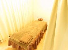 B-サポート整体院/施術時はカーテンで仕切ります