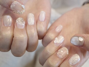 ネイル アトリエ コモード(nail atelier Comodo)/ブライダルネイル [pearl white]