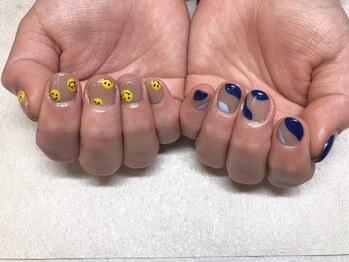 モレリア(morelia)/ニコちゃんネイル