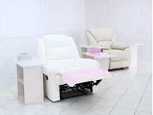 はあとねいる 北久里浜店の雰囲気（プロ仕様のライトで細部まで美しく繊細なアートもお任せ下さい♪）