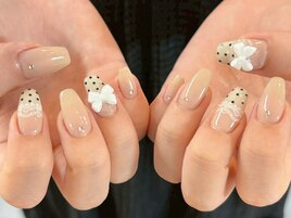 シンプルガーリーネイル