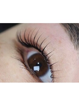 ナチュラル上品な目元にしたい