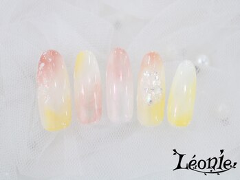 レオニー(Leonie)/オーロラタイダイネイル