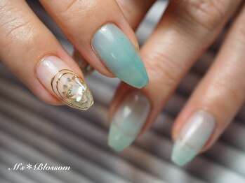 ネイルサロンアンドスクールエムズブロッサム(Nailsalon & school M's Blossom)/アートやり放題コース