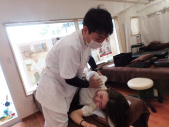 城東いまふく鶴見整体院/肩・肩甲骨の凝りを解消!