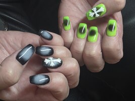 Black×Neon green