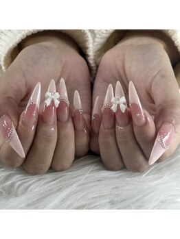 アンミーネイル 新宿(Anmi Nail)の写真/《亀裂/ひび割れ/爪が弱い/短め等のコンプレックス解消♪》自然な長さ出し×抜群の再現力で理想の指先に☆