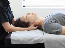 麻布十番ループル治療院/首のマッサージ