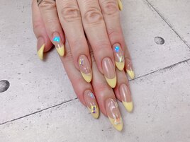 イエローフレンチネイル