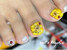 ネイルズミューコ(nail's MyuCo)/ひまわりネイルとてんとう虫