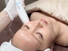 サロン ド ノイエ(Salon de Neue)