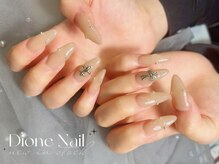 ディオーネ ネイルスタジオ(Dione)/ベージュ色+ゴシック風パーツ