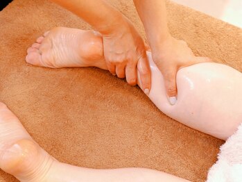 リリー(Rily)の写真/【脚のむくみ/冷え改善/全身の疲れ首肩こり解消にも◎】全身リンパ+フットバス+角質フットケア90分10,450