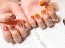 ブリノス(BLINOSS)/左右色違い☆ニュアンスネイル