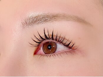 トゥイーディア(Tweedia)の写真/丁寧なカウンセリングが好評◎エクステ＋パーマ同日施術が叶う！お化粧時間短縮で朝のメイクも楽々♪