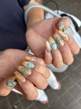 フォア ネイル(FOI NAIL)の写真/欲張りデザインで視線集中の指先★トレンドやファッションに合わせてデザインをご提案♪【定額¥7700】