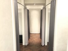 アナスタシア ミアレ ジェイアール京都伊勢丹/JR京都伊勢丹店施術ブース｜眉毛