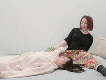 ちとせの(chitoseno)/「背中全体を伸ばして楽に」