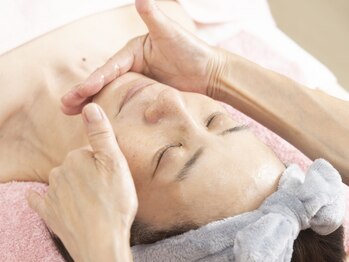 サロン ほほえむ(Fofo-m)/クレンジングをします