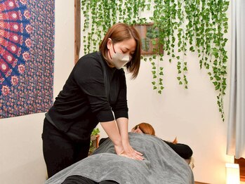 ぷにぷに&つるつる 生田店/ほぐしにはヘッドスパもOK