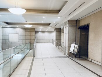 イントゥーナイン 表参道店(Into9)/半蔵門線表参道駅からの経路２