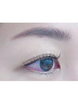 ナチュラル上品な目元にしたい