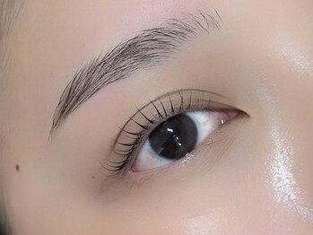 コカブ(KOCHAB)の写真/丁寧な施術とプロが厳選したこだわり商材で満足度◎ブラウンエクステで女性らしい優しい印象のお目元を演出