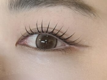 ネイルアンドアイラッシュ スリール(Sourire)/まつ毛パーマ/美眉【施術35分】