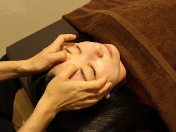 銀座リラクシア(Ginza Relaxia)の写真/【眼精疲労の蓄積は肩こり・頭痛の原因に】本場仕込みの手技で目/首/頭をトータルケアし驚くほど軽やかに♪