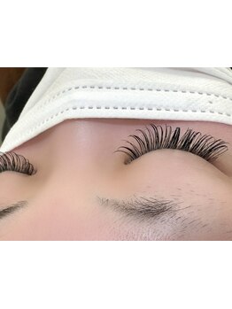 ナチュラル上品な目元にしたい