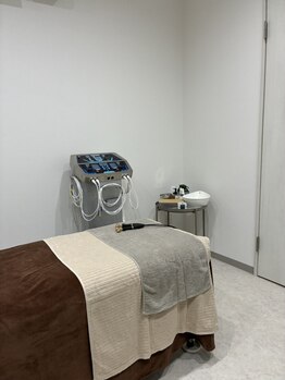 ボディーサポートソワンの写真/顔の大きさやフェイスラインの崩れは姿勢が原因かも?EMS×姿勢改善で土台から引き締める本格小顔ケア◆