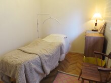 アイ専用ベッド。ホッと一息できる心まで満たされる隠れ家サロン