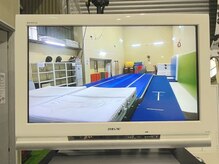 アクロバットジムホワイト/