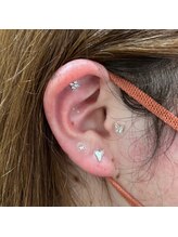 ミー(me.)/耳つぼジュエリー