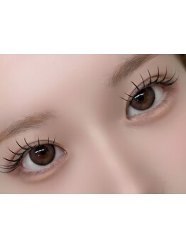 ナチュラル上品な目元にしたい