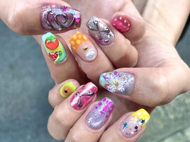 派手ネイルアート