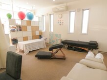 おひさまカイロプラクティックの雰囲気（完全予約制なので小さなお子様や元気なお子さま連れでも大歓迎♪）
