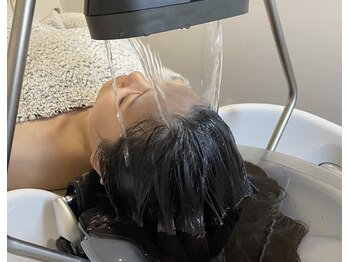 ヴィヴィアン 岡崎店(骨気&Relaxation Vivian)の写真/◎頭浸浴×極上ヘッドスパで日々の疲れを解消します♪頭のコリをほぐして目や肩の疲れも解消！