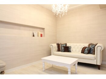 リリームーン(Li Lymoon)/ウェイティングルーム