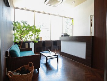 リフレッシュサロン ハチコ 金山店(Re'fresh Salon HACHIKO)/エントランス&受付