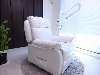 アットリノ(at Lino)の写真/ホワイトニングデビューに！初めてで少し恥ずかしいお客様にも当店スタッフが丁寧に接客♪お試し10分×2回!