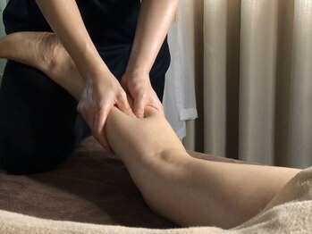 エリクシア 松戸の写真/【セル脂肪もむくみもスッキリ】太もも、ヒップ、ふくらはぎを重点的にリンパケア＆老廃物の排出を促進！